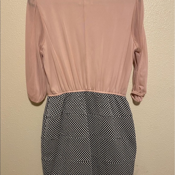 A pink dress with checkered board bottoms size P8 color pink - Picture 3 of 3